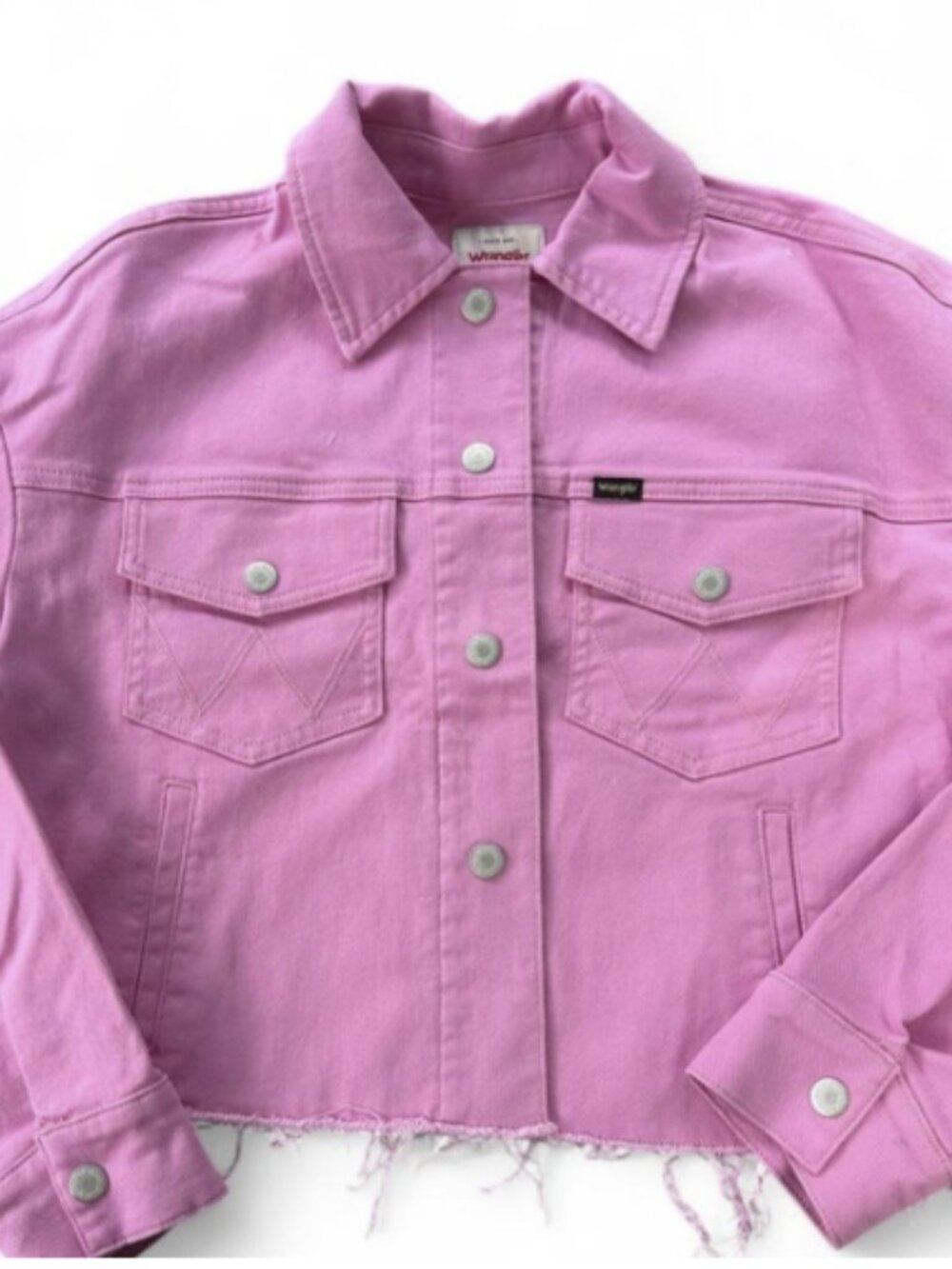 *NEVER WORN* Wrangler Vintage-style cropped Pink Jean Jacket Frayed Hem